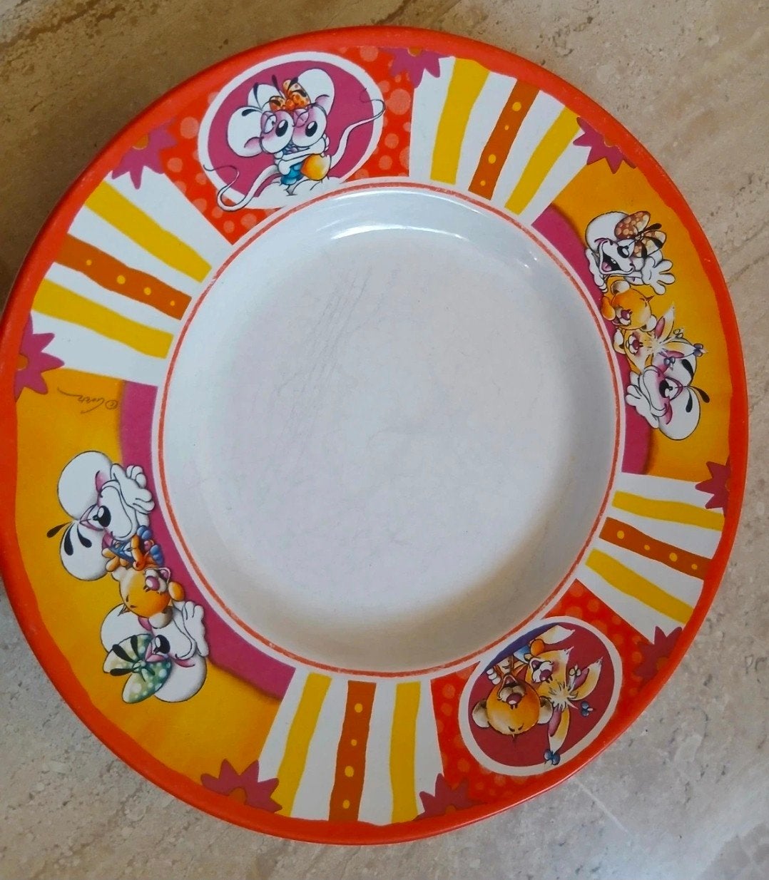 Diddl en vrienden spaghetti bord - Mooie kleuren, Huis en Inrichting, Overige materialen, Gebruikt, Overige merken, Ophalen of Verzenden