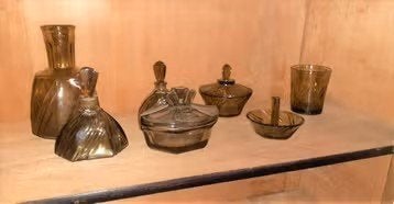 Lot d'anciens nécessaire de toilettes en verre, Enlèvement ou Envoi