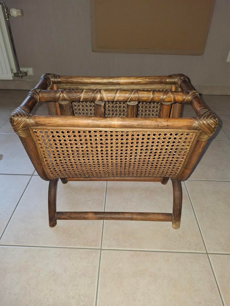 Krantenbak hout, Ophalen