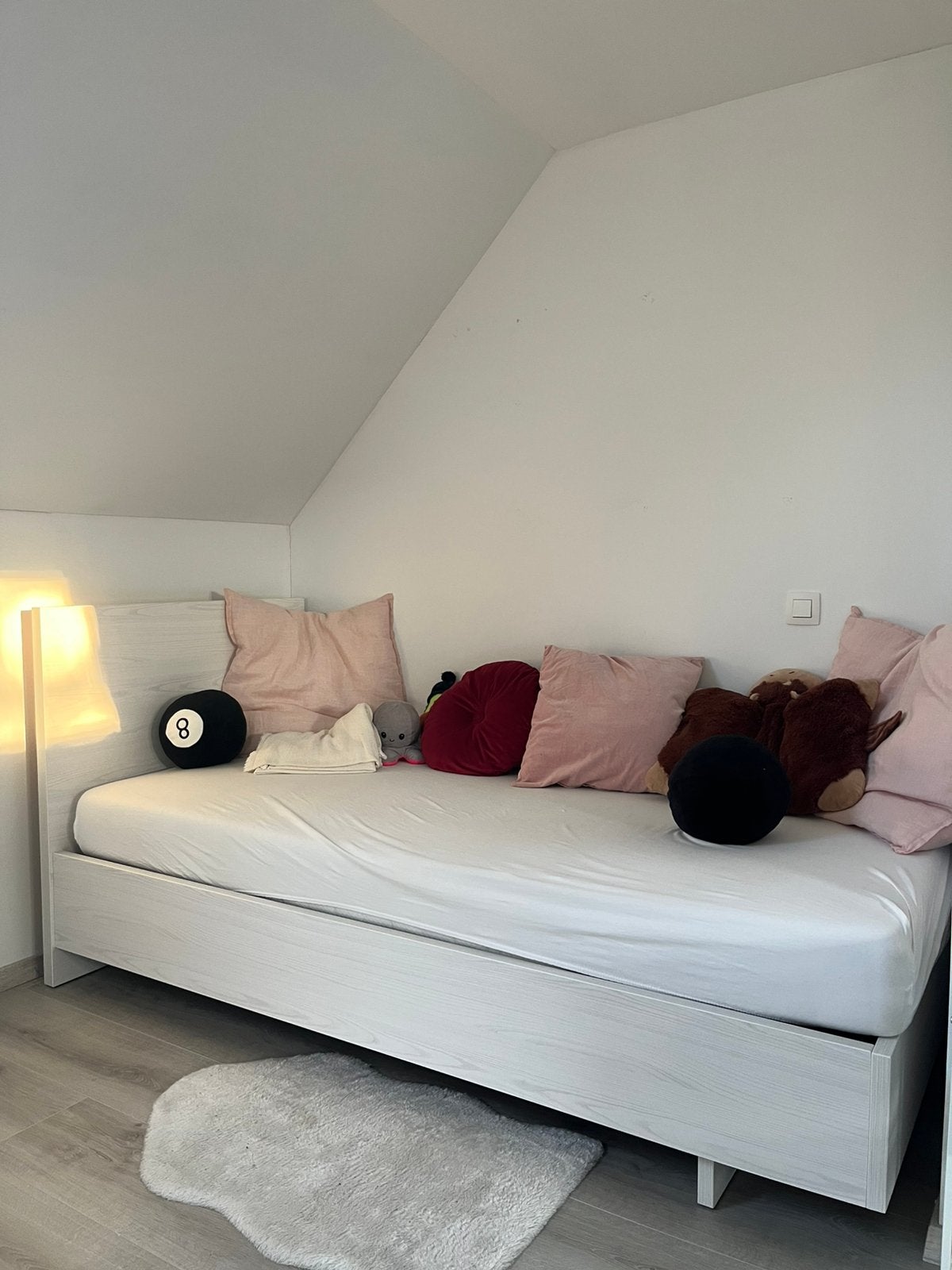 Lit simple avec table de chevet, Maison & Meubles, Enlèvement, Comme neuf