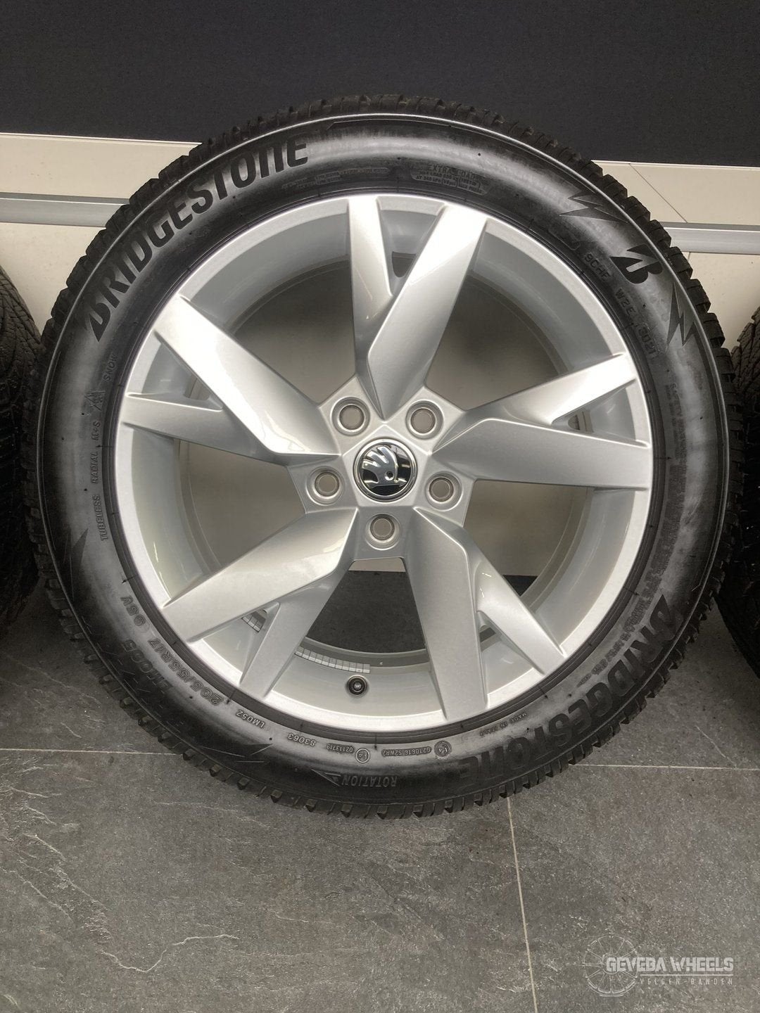 17” originele Skoda Octavia MK4 velgen + winterbanden 5x112, Auto-onderdelen, Gebruikt, -, -, Banden en Velgen