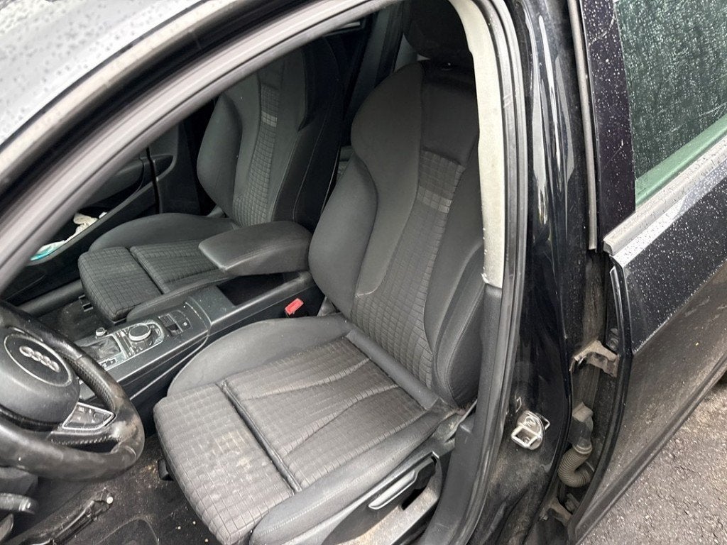 STOEL LINKS VOOR Audi A3 Sportback (8VA / 8VF), Info@audi.de, Audi, Audi AG, Gebruikt