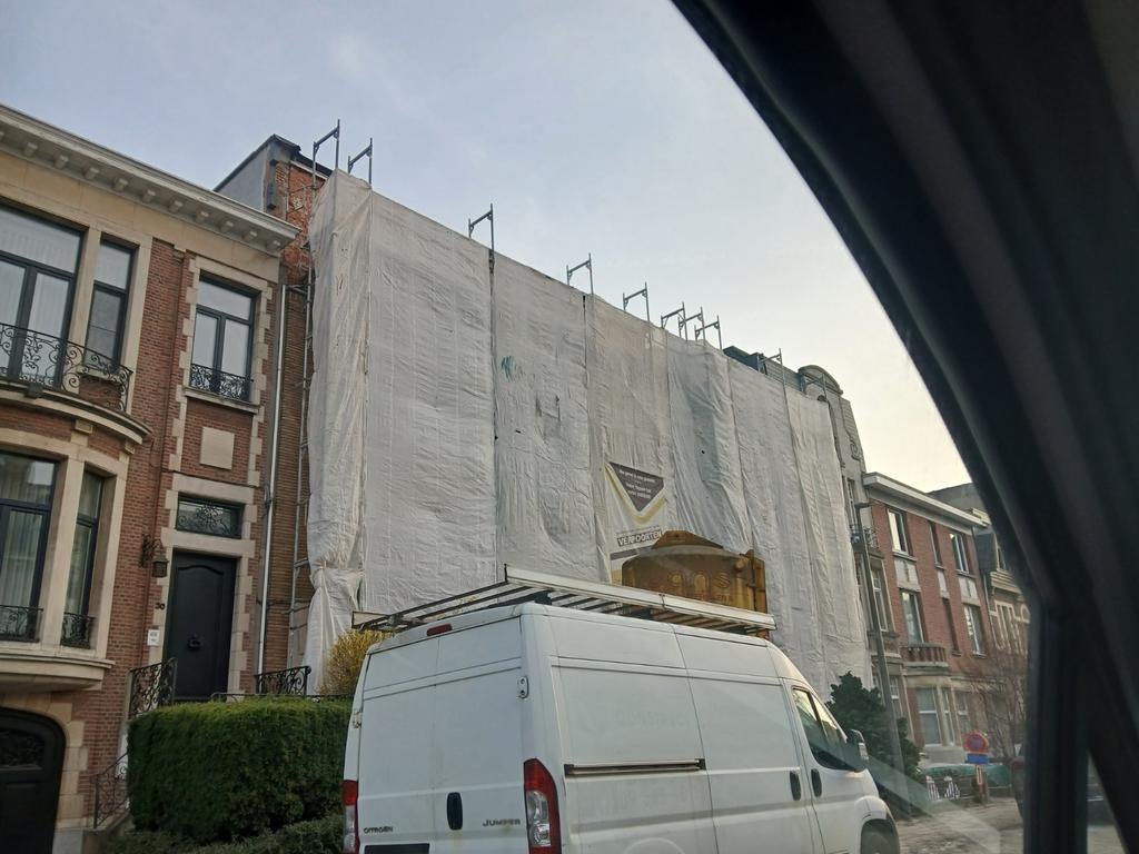 Travaux comprenant l'isolation des murs (Crep), le nettoyage, Enlèvement ou Envoi
