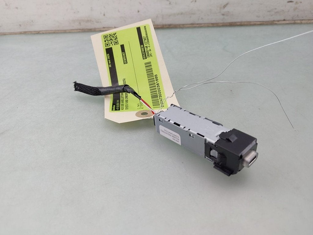 AUX/USB POORT Toyota Yaris Cross (PB1 / PJ1) (|8553248030|), Gebruikt, Kundenbetreuung@toyota.de, Toyota, Toyota-Allee 2
50858  Köln, DE
