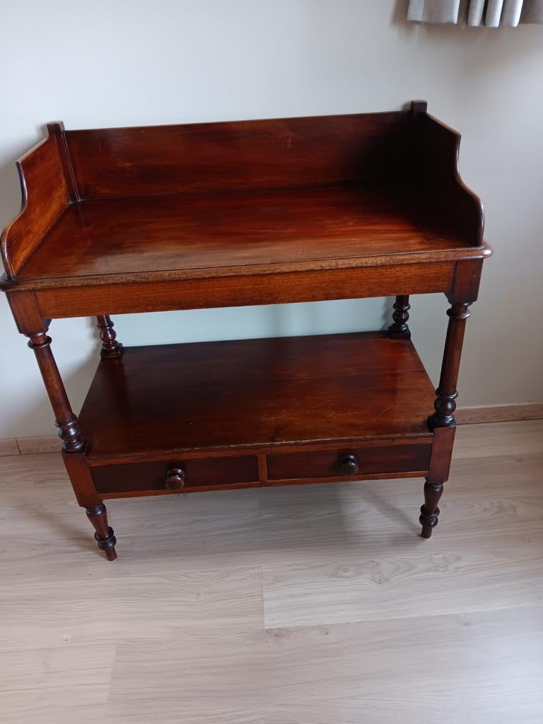 Oud open kastje in zeer goede staat.Met 2 lades., Antiek en Kunst, Ophalen