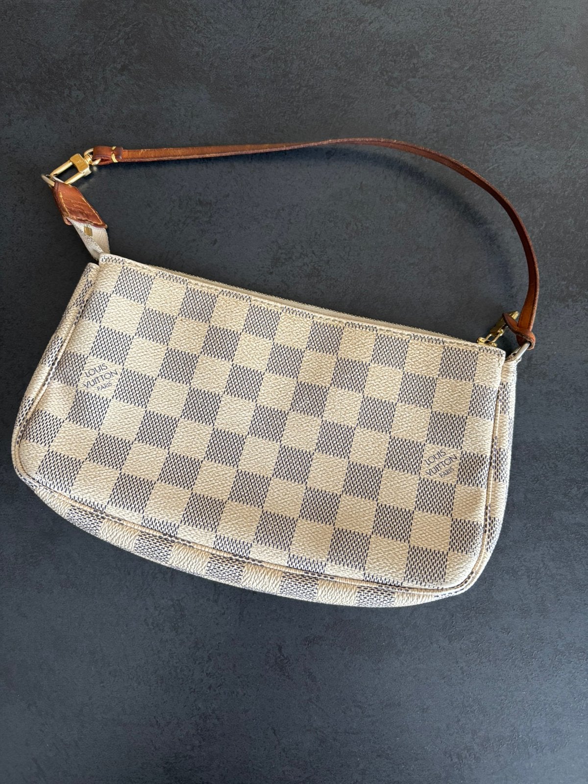 Louis vuitton azur pochette, Handtassen en Accessoires, Tassen | Schoudertassen, Ophalen of Verzenden, Gebruikt, Wit, Overige merken