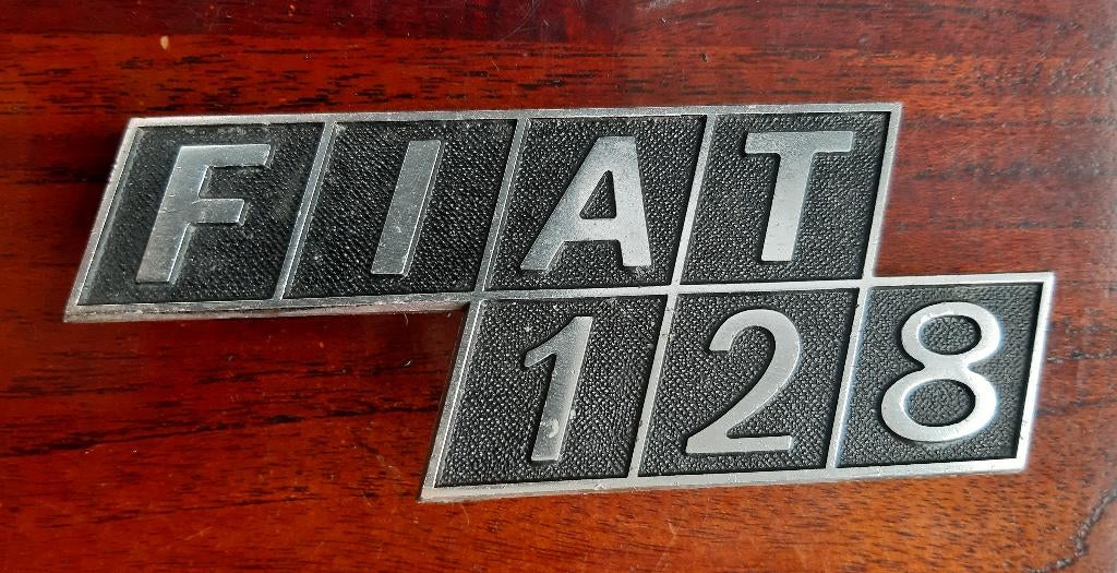 Fiat 128 embleem, Auto-onderdelen, Verzenden, Gebruikt, Oldtimer onderdelen