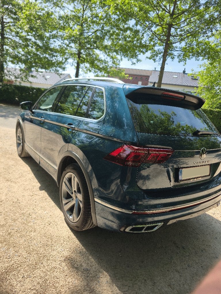 Volkswagen Tiguan 1.5 TSI R-Line DSG 150pk, Auto's, Dealer onderhouden, 1498 cc, 4 cilinders, Blauw