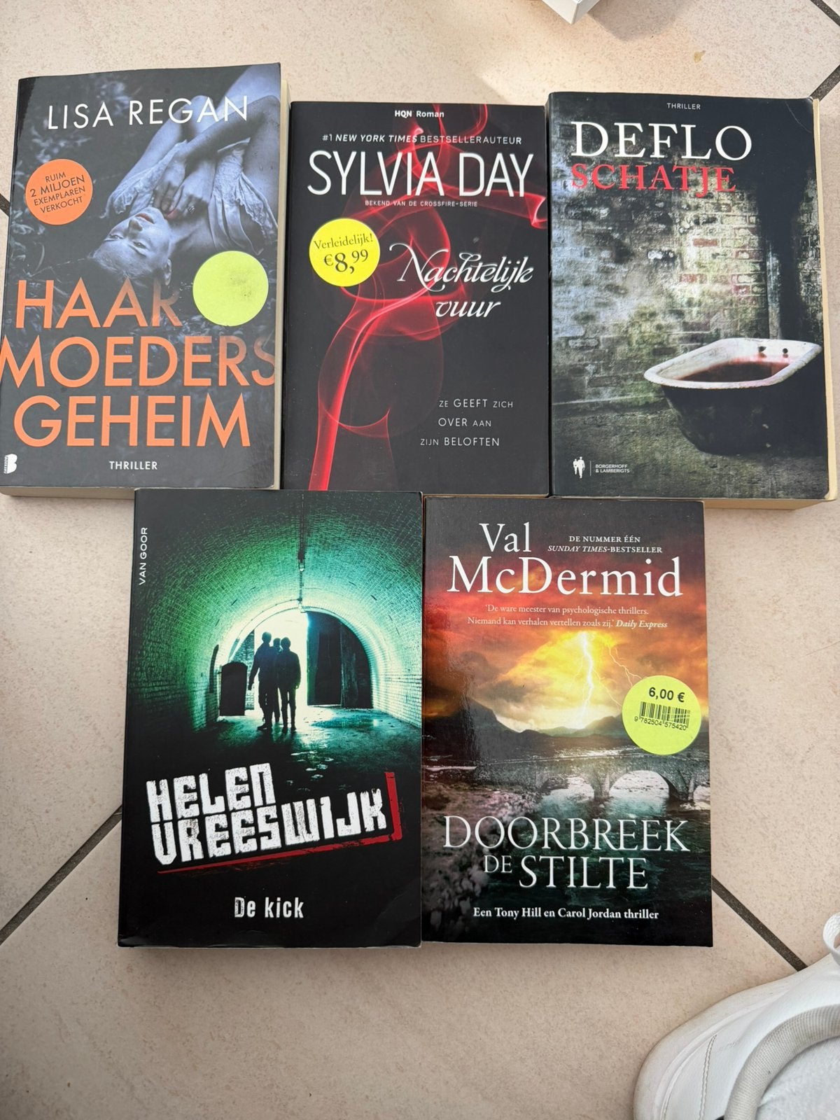 5 boeken voor €5, Ophalen of Verzenden