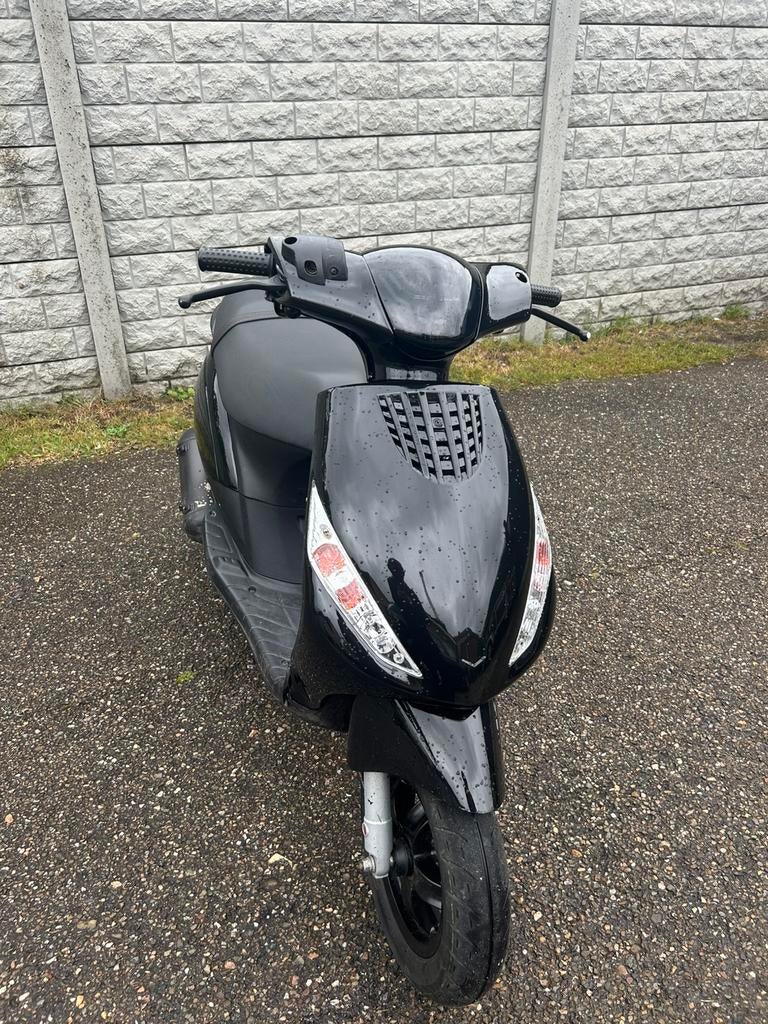 Piaggio Zip Iget 2023 euro5 - zeer nette staat, Fietsen en Brommers, Ophalen, Piaggio, Zo goed als nieuw, Benzine