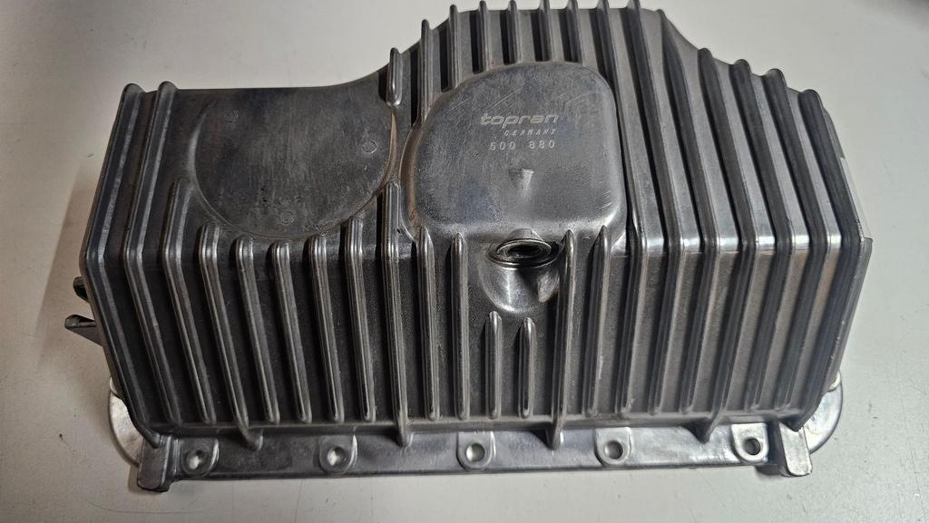 Carterpan voorzijde klein M40 nieuw BMW 3 serie E30 11131715, -, Origine de la pièce connue, Utilisé, -