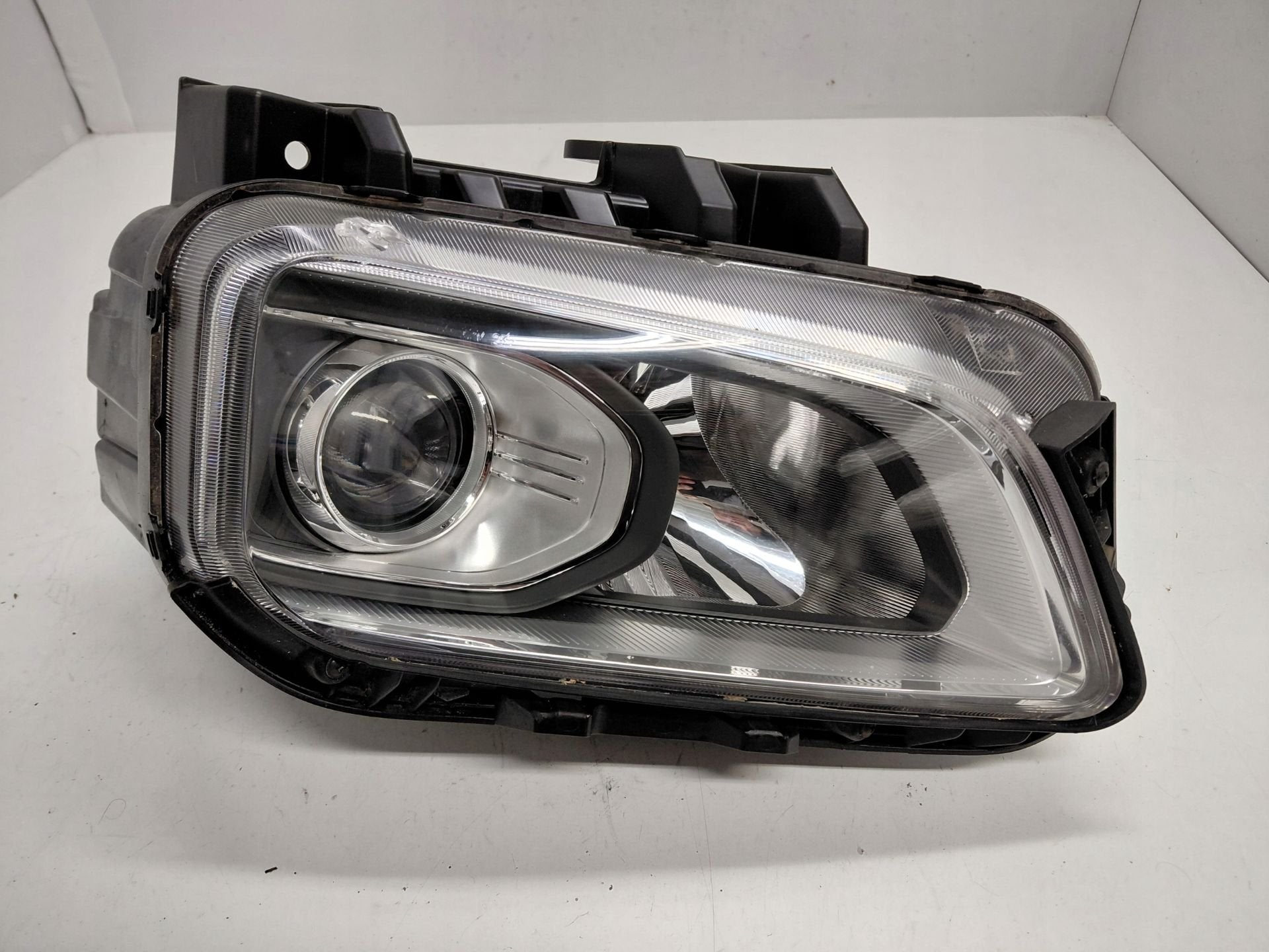 Hyundai Kona Koplamp Rechts Hyundai, Gebruikt, Heolleung-ro 12
06797  Seoul, Info@hyundai.com, Hyundai