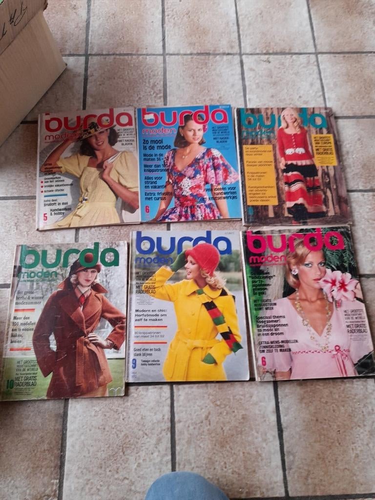 Anciens magazines de mode Burda, Enlèvement