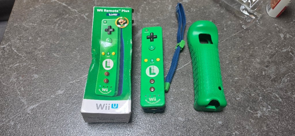 Wiimote Luigi speciale editie, Games en Spelcomputers, Ophalen of Verzenden, Gebruikt