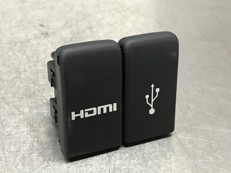 PORT AUX/USB Honda Civic Tourer (FK) (|CIVIC|K151121|), Hanauer Landstraße  222-224
60314  Frankfurt am Main, DE, Honda, Utilisé