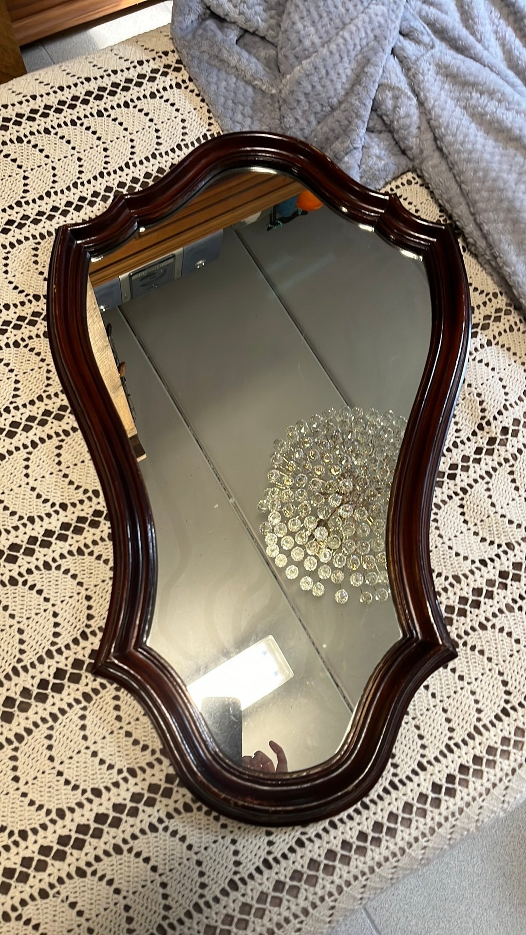 Miroir vintage, Enlèvement