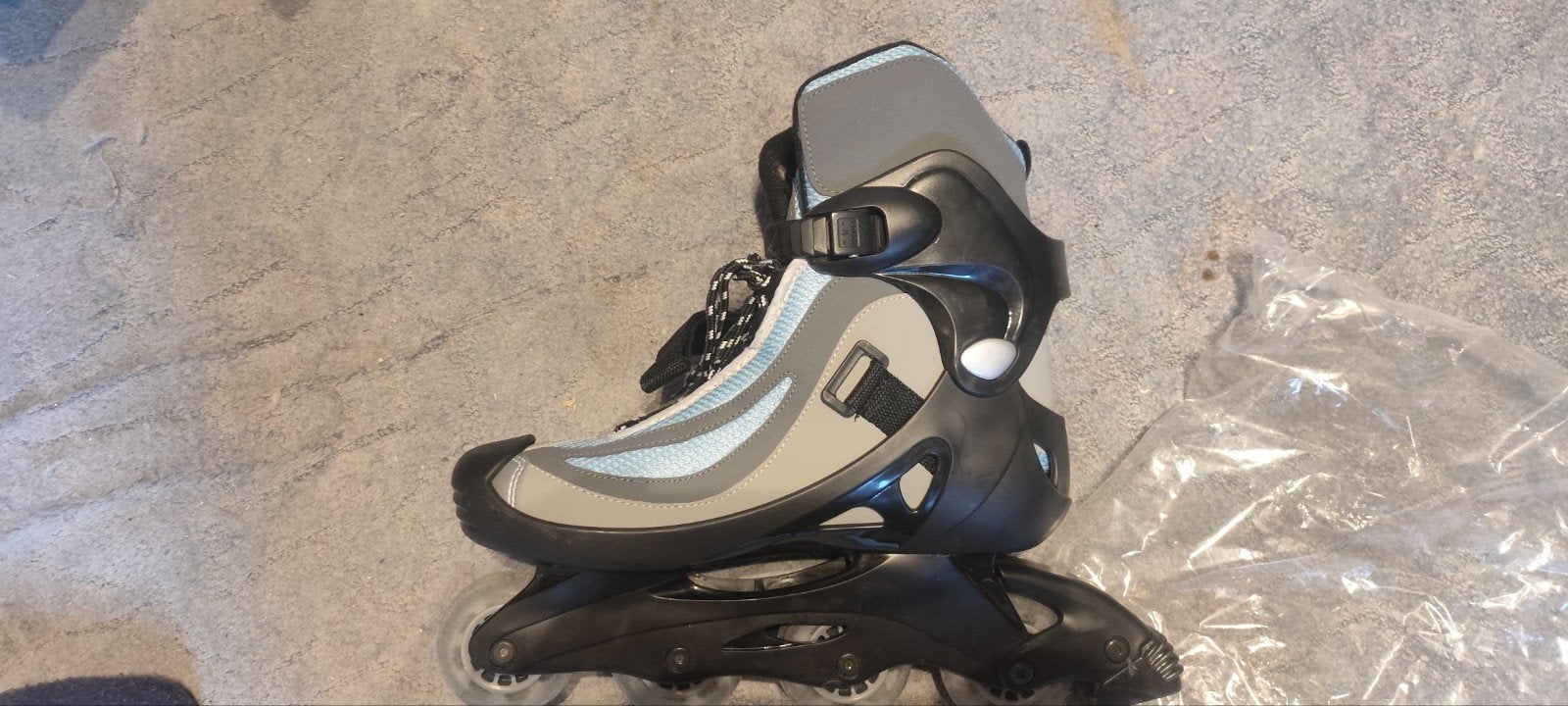Paire de roller taille 42 INLINE SKATES, Sports & Fitness, Autres marques, Patin clap, Comme neuf, Autres types