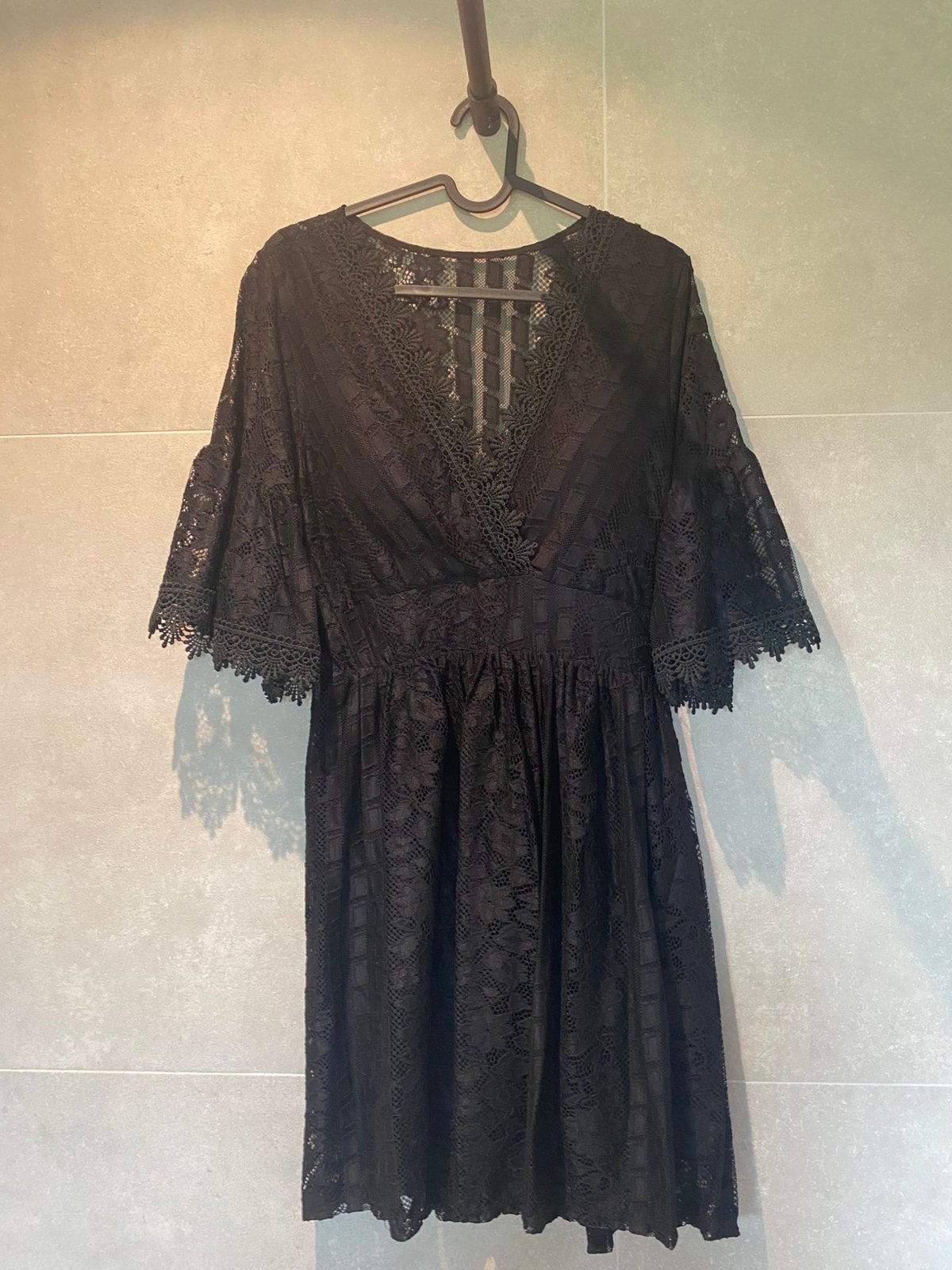 Jolie robe noire, Neuf, Enlèvement ou Envoi, Noir, Au-dessus du genou