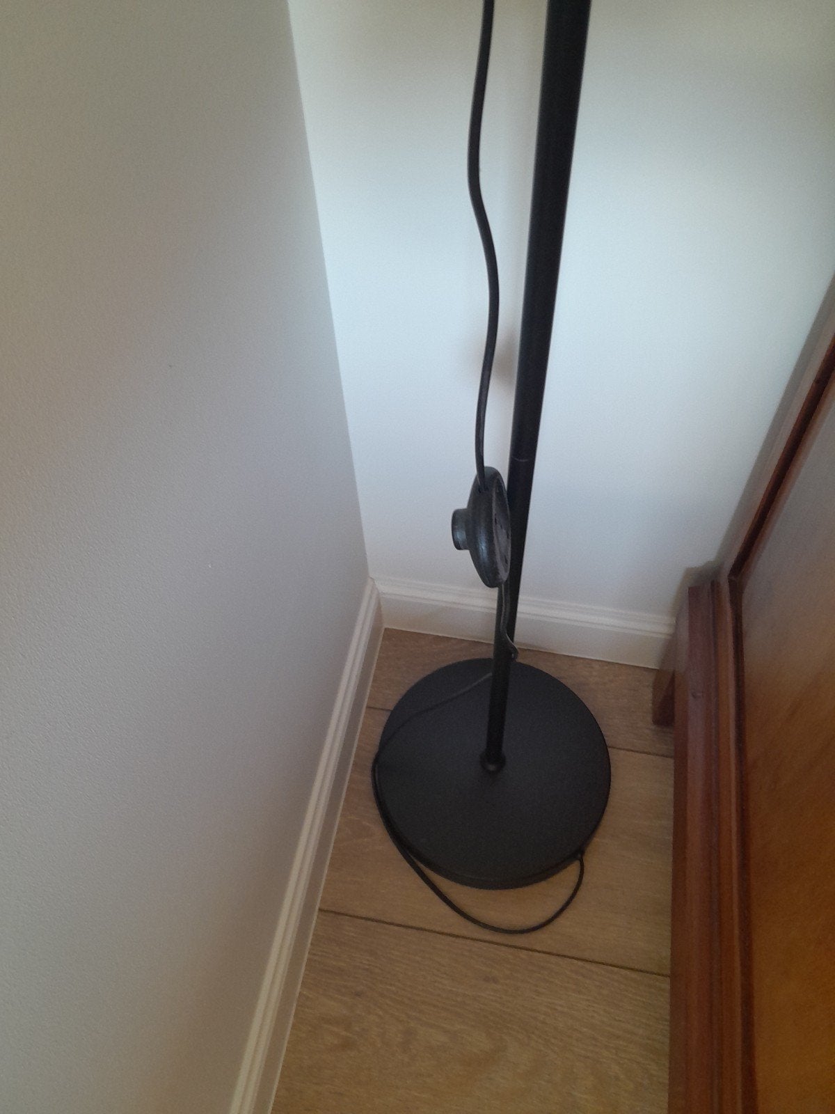 Lampadaire sur pied couleur noir, ampoule comprise, Enlèvement ou Envoi