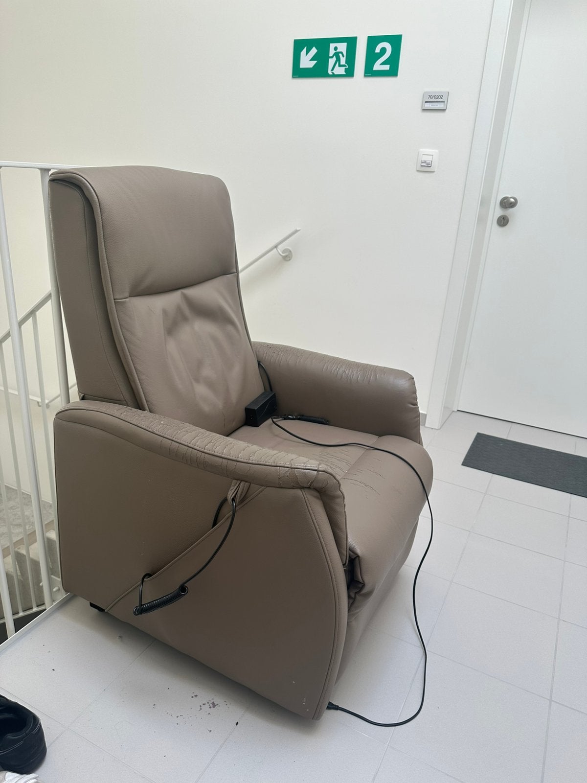 Elektrische zitstoel gratis op te halen, Huis en Inrichting, Fauteuils, Ophalen, Zo goed als nieuw