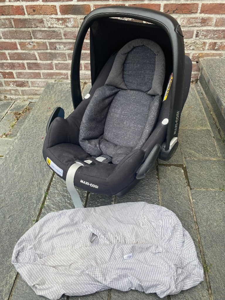 Maxi-Cosi Rock i-size met verkleinkussen, Kinderen en Baby's, Ophalen, Autogordel of Isofix, Gebruikt, 0 t/m 18 kg