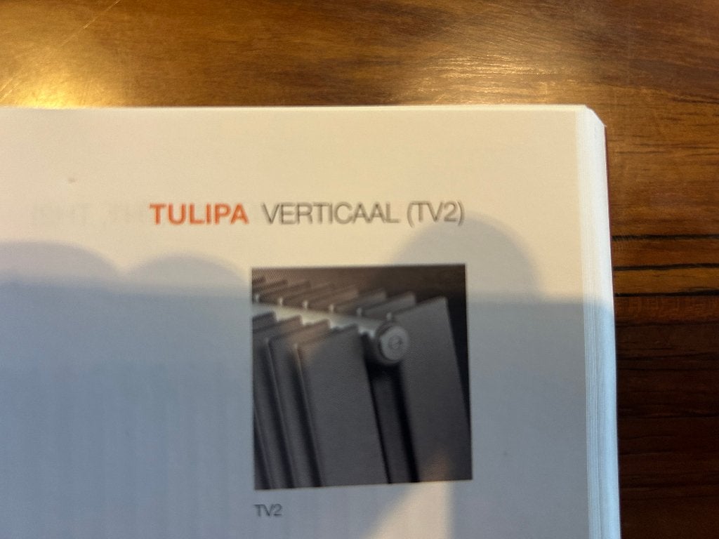 Verticale designradiator Vasco Tulipa, Doe-het-zelf en Bouw, Ophalen, Hoog rendement (Hr), Radiator, Nieuw