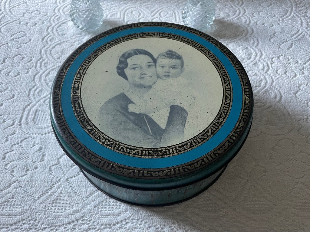 Groot blik koningin Astrid met prins Albert, Ophalen of Verzenden, Gebruikt, Koek(jes), Overige merken