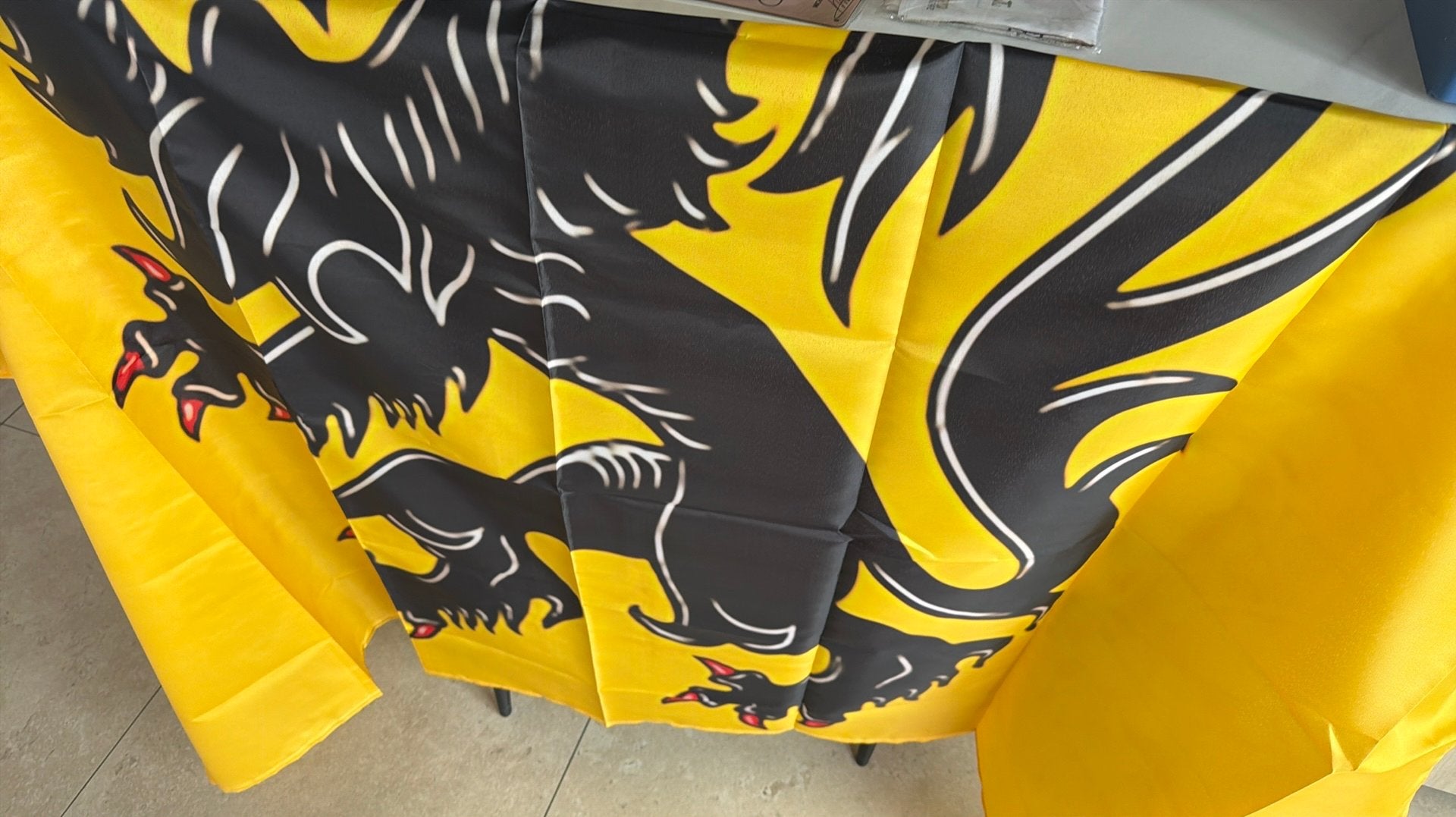 Prachtige grote vlag Vlaamse Leeuw 120 op 180 cm - nieuw, Ophalen of Verzenden, Nieuw