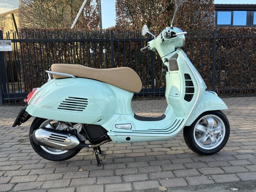 Vespa GTS 125, Motos, Motos | Piaggio, Entreprise, Scooter, jusqu'à 11 kW, 1 cylindre, Permis Moto A1 minimum, ABS, Éclairage LED