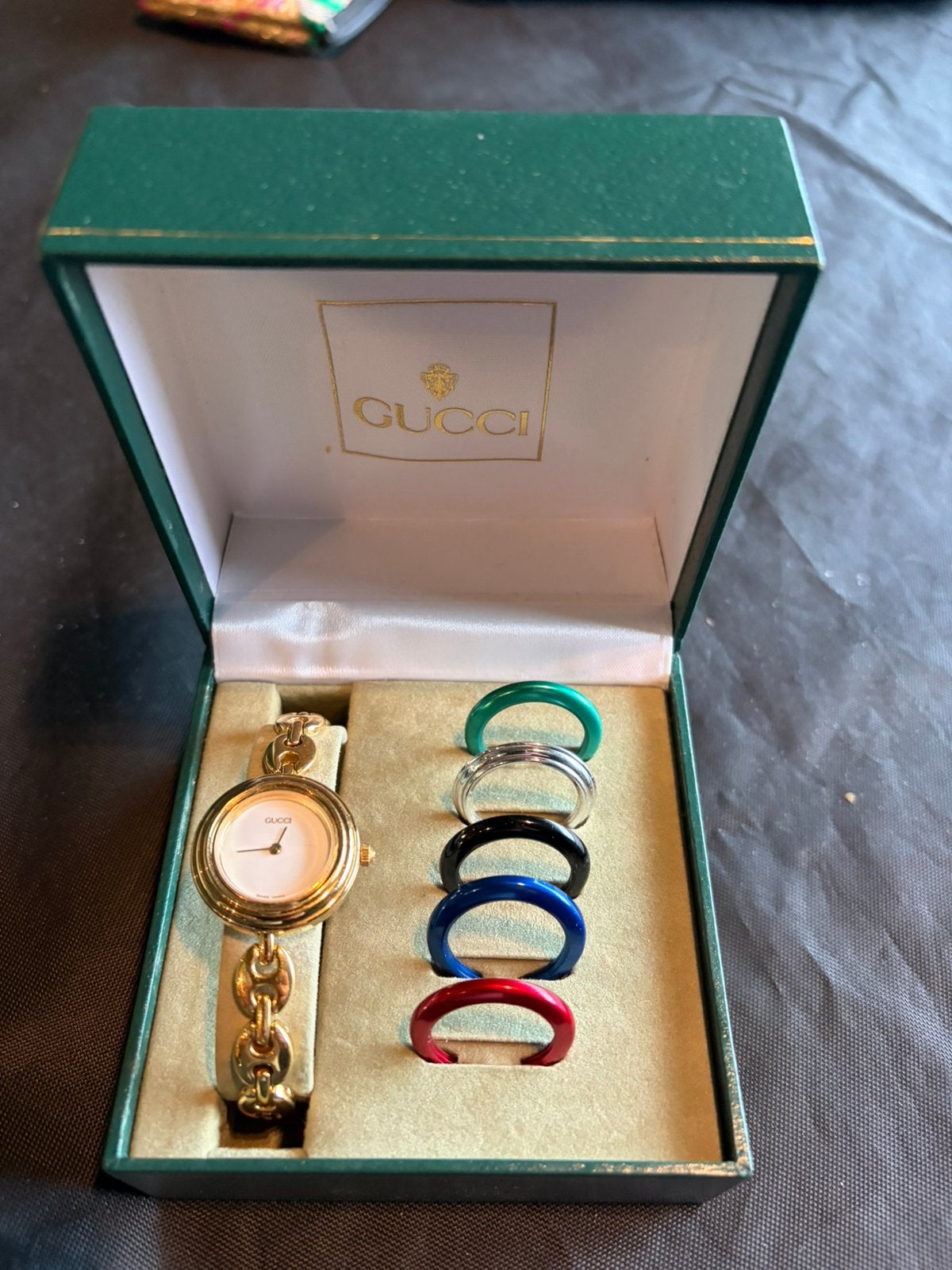 Gucci  G-Timeless, Montre-bracelet, Autres marques, Enlèvement ou Envoi, Autres matériaux