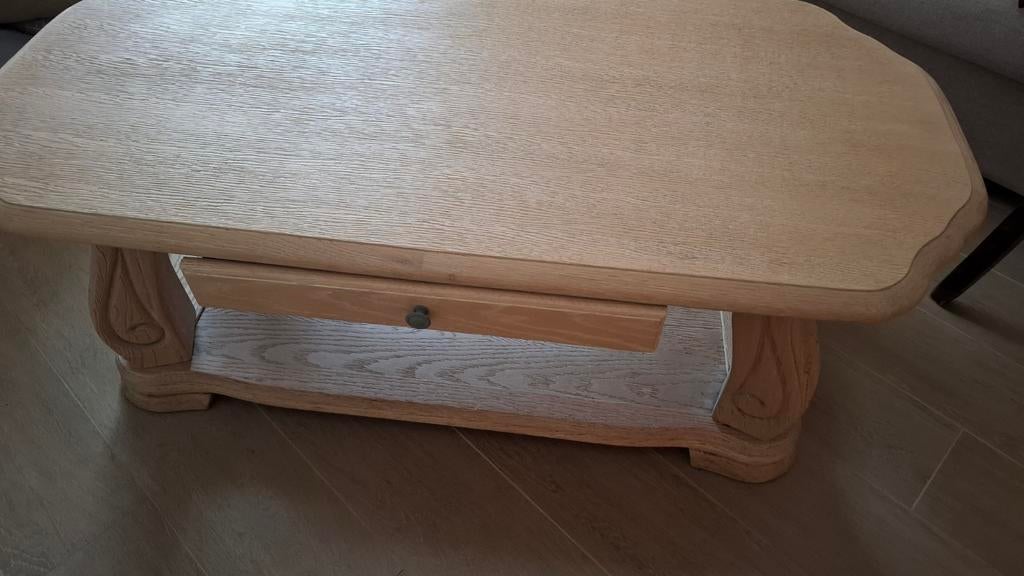 Gezandstraalde salontafel, Enlèvement