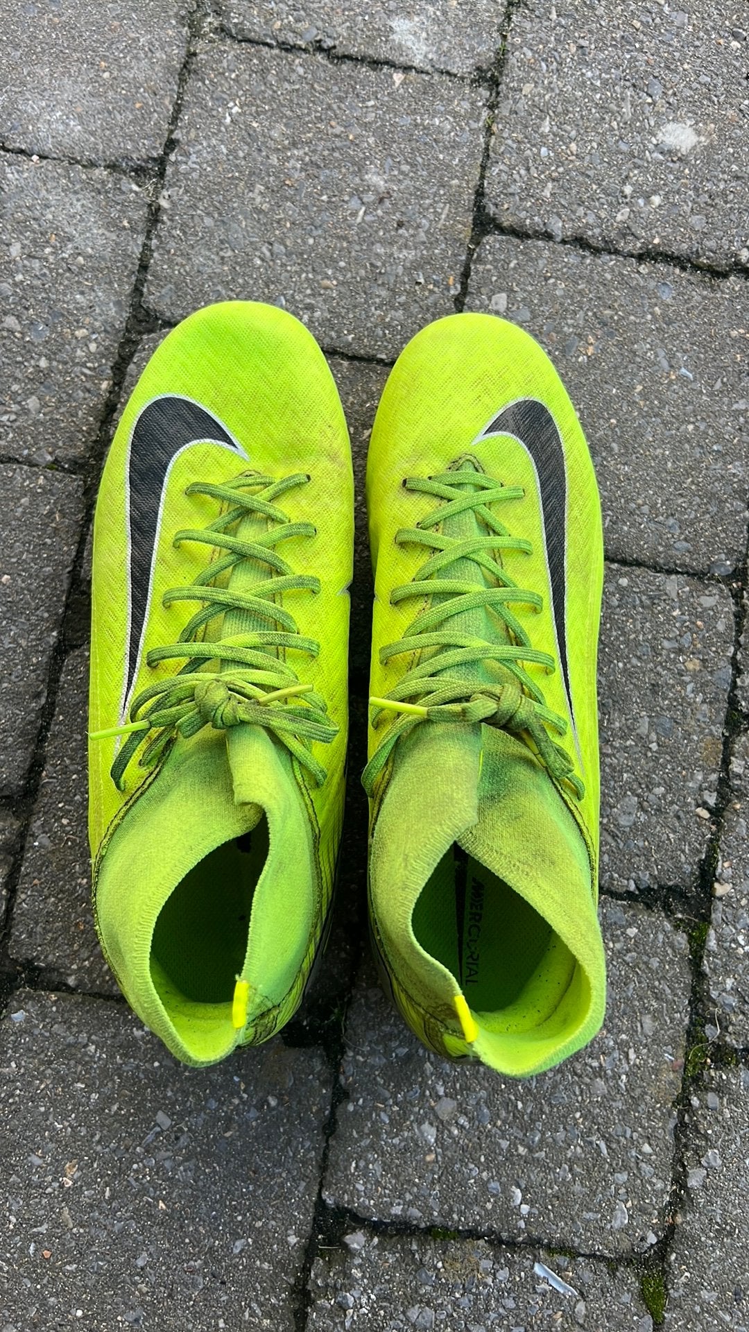 Voetbalschoenen, Sports & Fitness, Enlèvement, Comme neuf