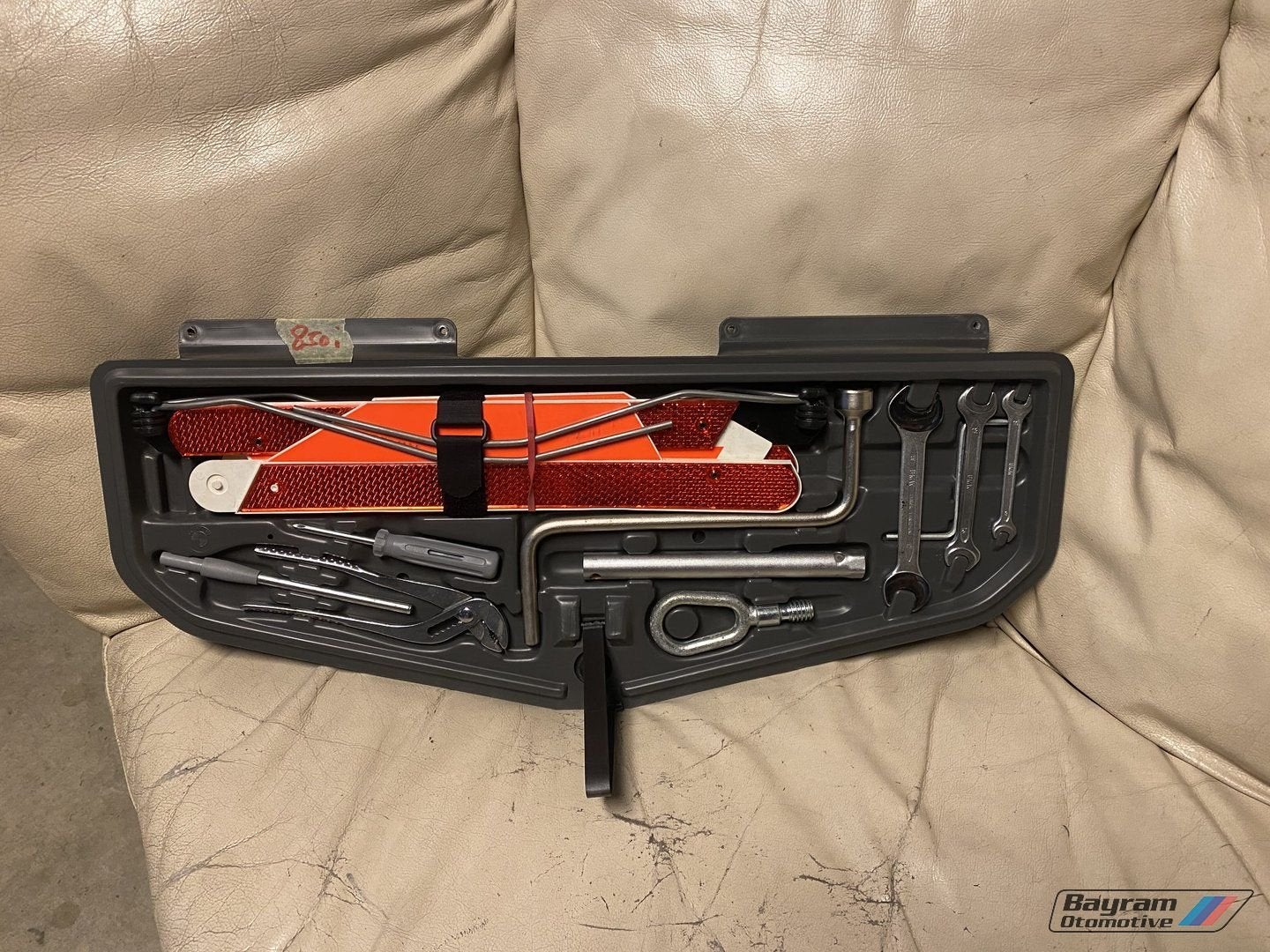 Bmw E31 Gereedschapsset onboard gereedschap 8-serie 850i 840, Gebruikt, -, -, Ophalen of Verzenden