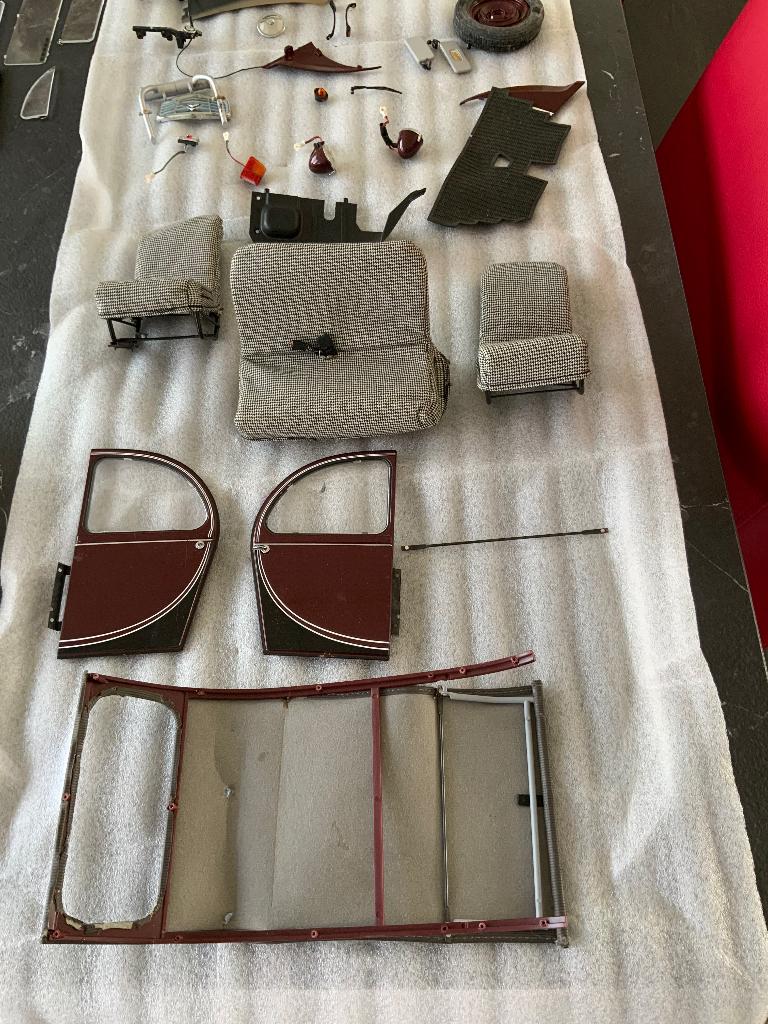 Restant partij 2cv Eend Altaya schaal 1:8, Hobby en Vrije tijd, Modelauto's | 1:5 tot 1:12, Ophalen of Verzenden, Gebruikt, 1:5 t/m 1:8