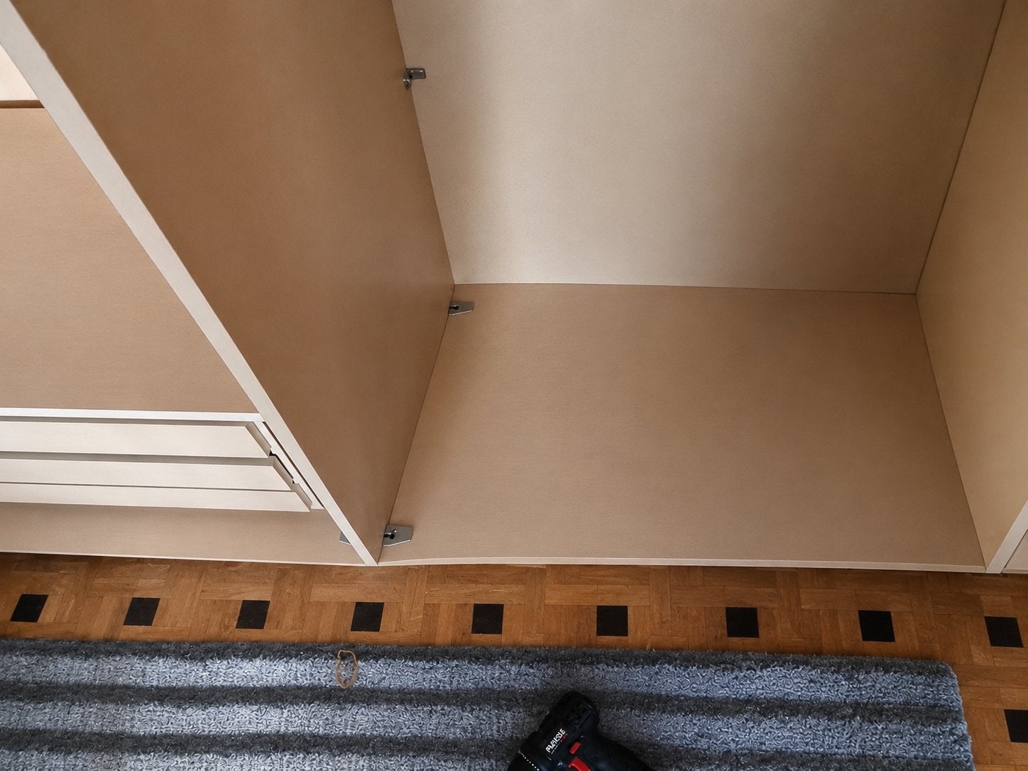 Schuifdeur kast, Ophalen