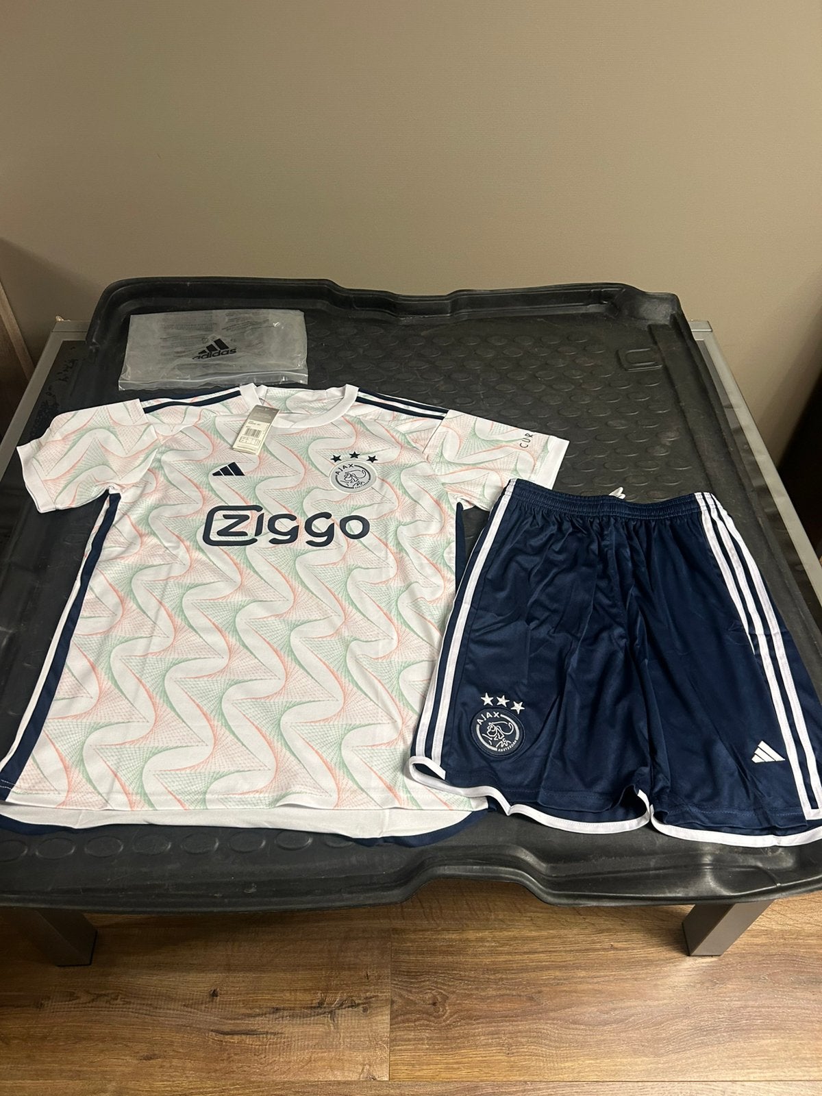 *SPOTPRIJS* Ajax Voetbal Set Tenu - NIEUW!, Sports & Fitness, Taille M, Enlèvement ou Envoi, Neuf, Set