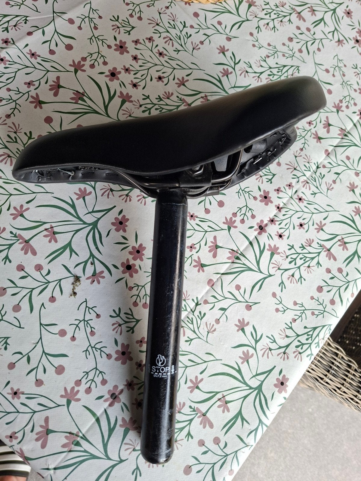 fietszadel met pen, Ophalen, Nieuw, Zadel