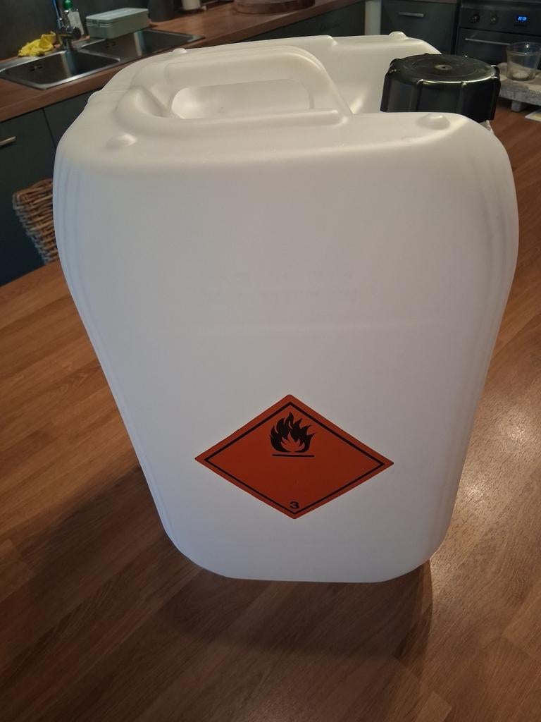 Jerrycan, Ophalen