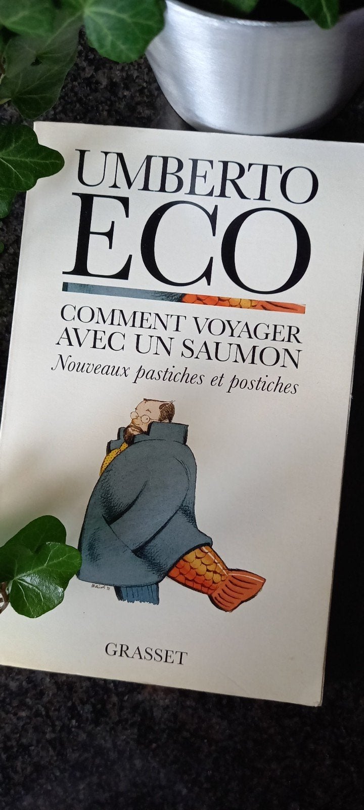 Umberto Eco - Comment Voyager Avec Un Saumon, Boeken, Essays, Columns en Interviews, Ophalen of Verzenden, Umberto Eco