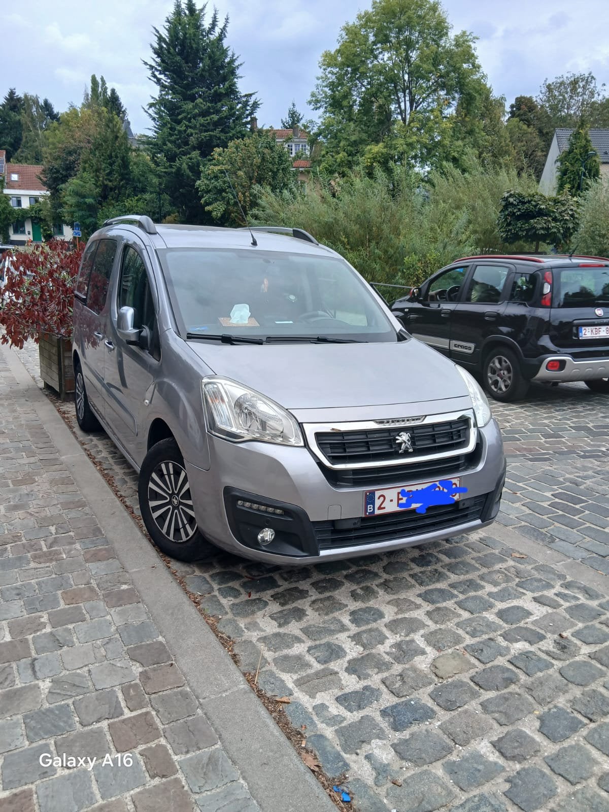 Peugeot  Partner. 2015.  essence 16, Autos, Argent ou Gris, Achat, Euro 6, Noir
