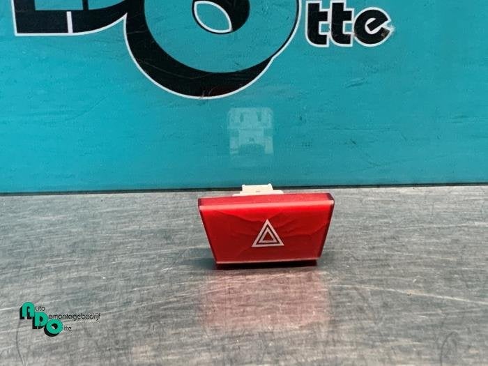 Commutateur éclairage d'urgence d'un Citroen C1 (C1 08-), -, 3 mois de garantie, Utilisé, -