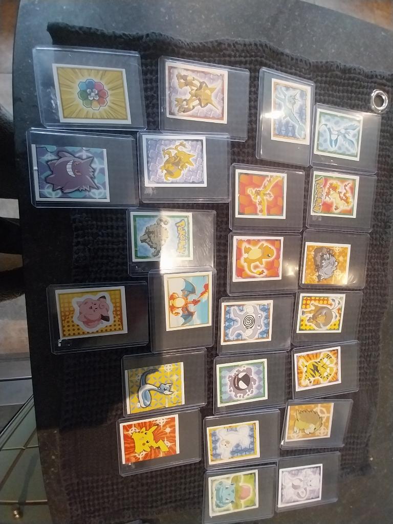 Lot de 38 autocollants Topps Pokemon différents, Enlèvement ou Envoi, Comme neuf, Bande dessinée ou Dessin animé