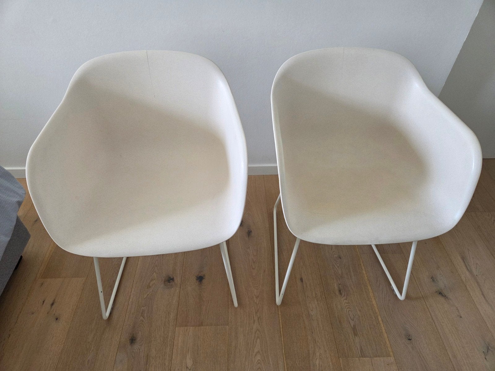 Muuto Fiber stoelen wit, Gebruikt, Twee, Wit, Scandinavisch