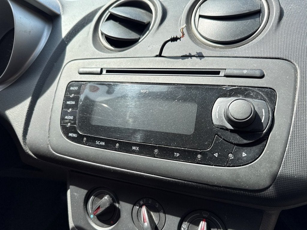 RADIO Seat Ibiza IV (6J5) (|6J1035153F|6J1035153E|), Seat Deutschland GmbH, Service@seat.de, Utilisé, Seat