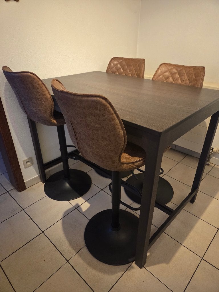 Hoge tafel met 4 stoelen, Ophalen, Gebruikt