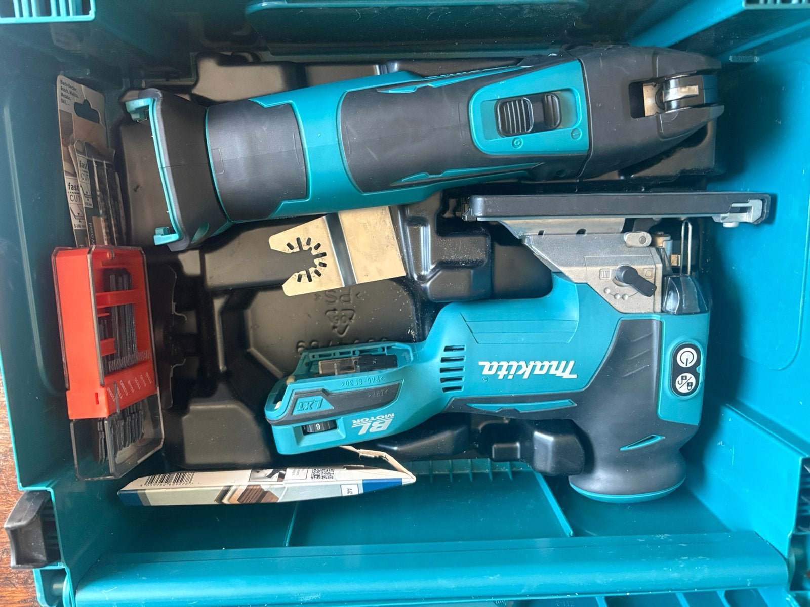 Scie sauteuse Makita + outil multifonction, Enlèvement ou Envoi, Comme neuf