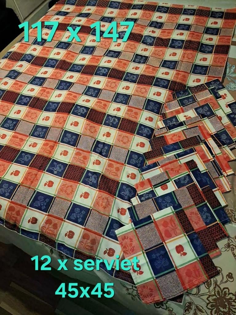 Tafelkleed + 12 Stoffen Servetten, Nieuw, Huis en Inrichting, Ophalen of Verzenden, Nieuw, Binnen