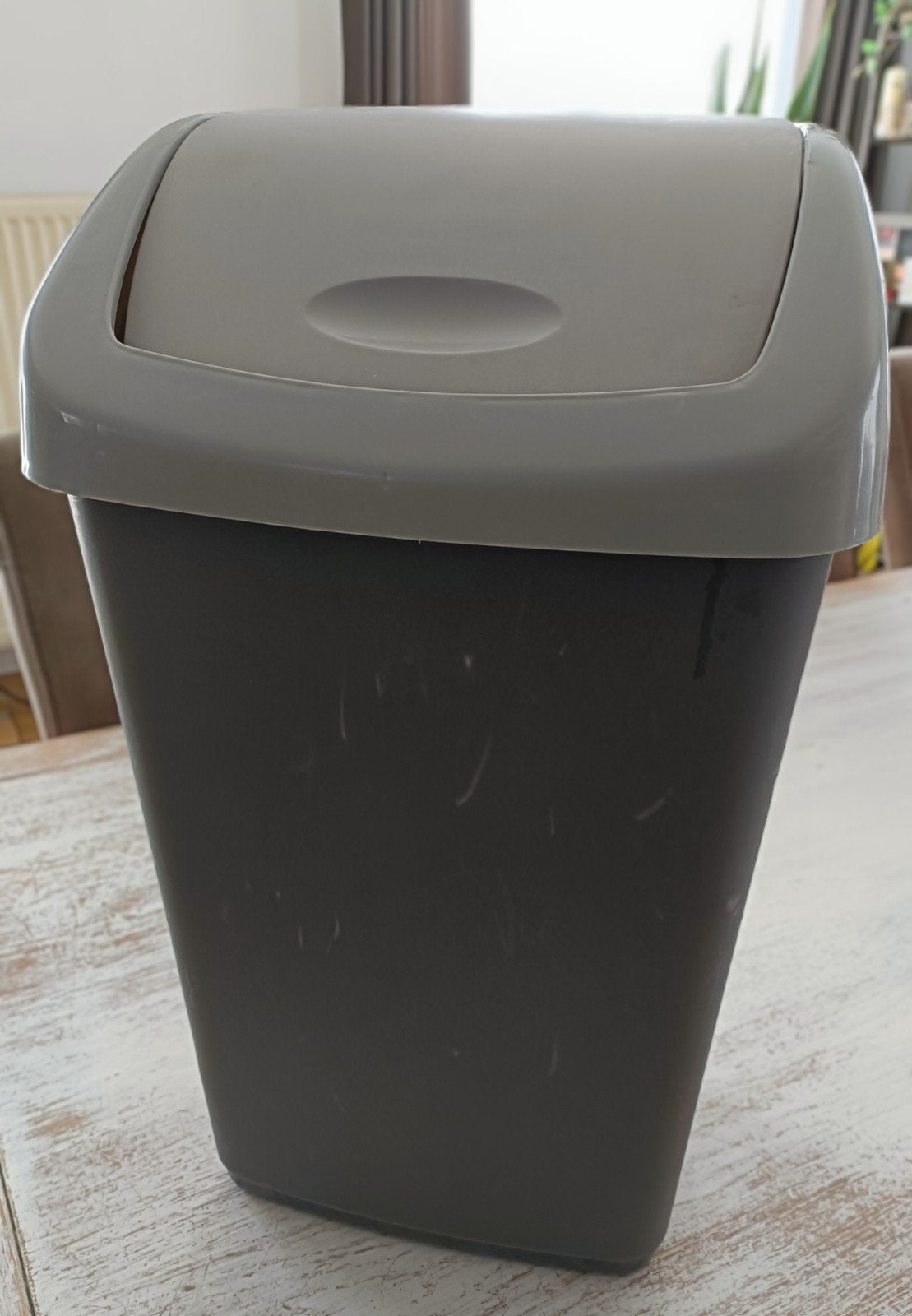 Poubelle, Moins de 10 litres, Synthétique, Enlèvement, Utilisé