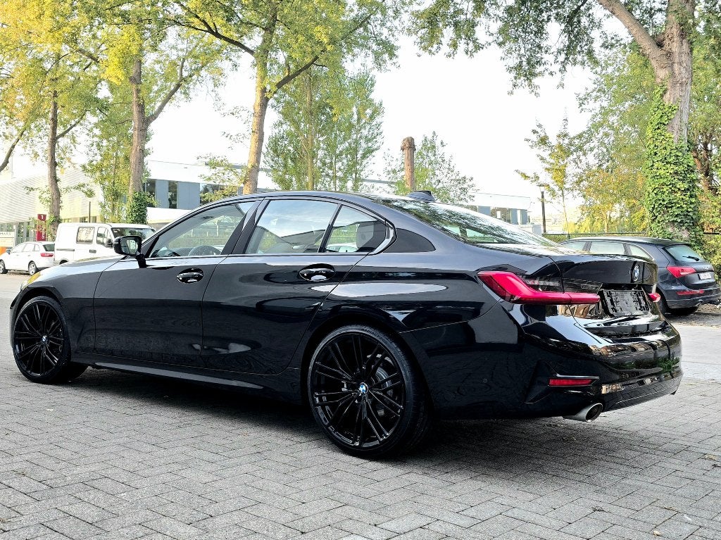 318I Sport Line - 360 Camera-HeadUp Display-Oyster Leder enz, Autos, Cuir, Achat, Entreprise, Garantie prolongée