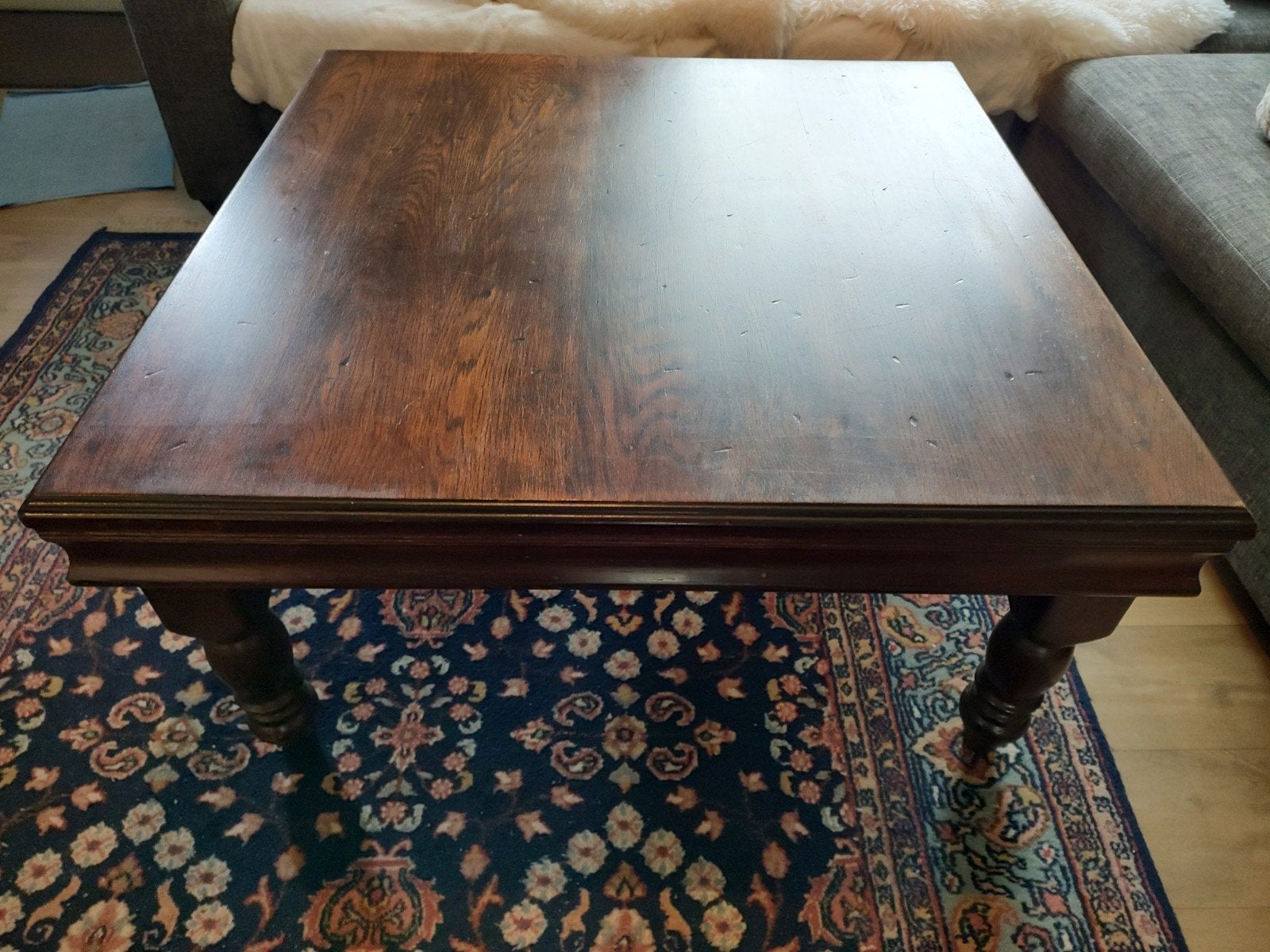 Eiken salontafel - koloniale stijl - 1 op 1 meter, Koloniaal, Carré, 100 à 150 cm, Enlèvement
